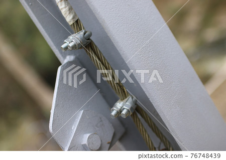 Double wire clip Double wire clip 76748439