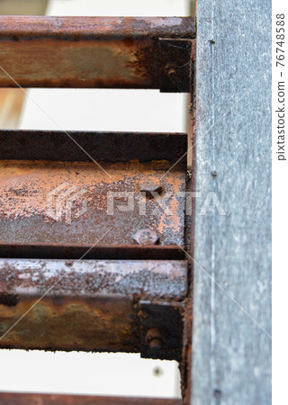 生鏽的鋼屋頂框架 76748588