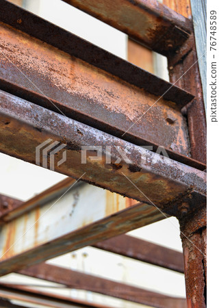生鏽的鋼屋頂框架 生鏽的鋼屋頂框架 76748589