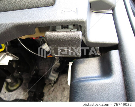 打開汽車引擎蓋的槓桿 打開汽車引擎蓋的槓桿 76749022