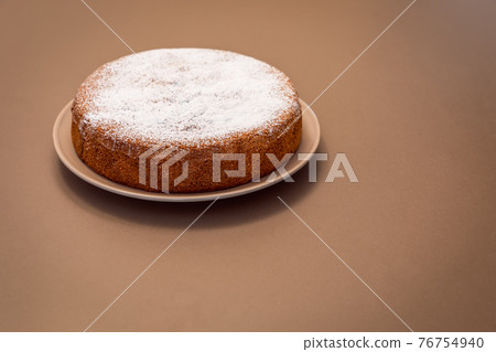 Ancient recipe for almond and dry bread cake (Antica torta alle mandorle e pane) 76754940