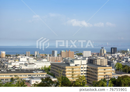 俯瞰龜川、別府市和別府灣 俯瞰龜川、別府市和別府灣 76755901