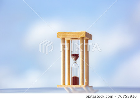 Hourglass 76755916