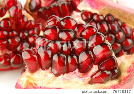 Pomegranate 76758317
