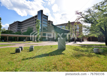 Tokyo University of Foreign Studies 76760336