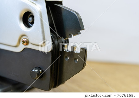 [Air tool] Pneumatic crimping tool [Industry] 76761683