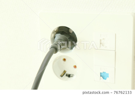 插入電源線的插座(韓國,220v) 插入電源線的插座(韓國,220v) 76762133