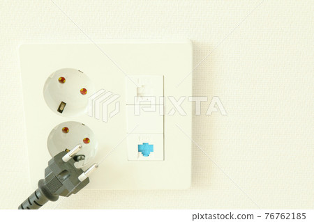 電源線和牆上插座(韓國 220v) 電源線和牆上插座(韓國 220v) 76762185
