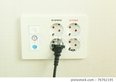 Separate outlets for standby power cutoff and constant power supply (Korea, 220v) 76762195