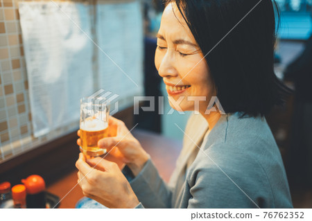 Izakaya Izakaya 76762352