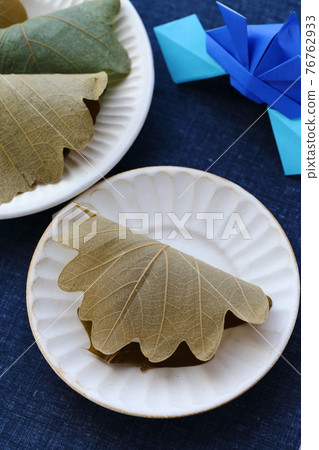 Kashiwa mochi 76762933