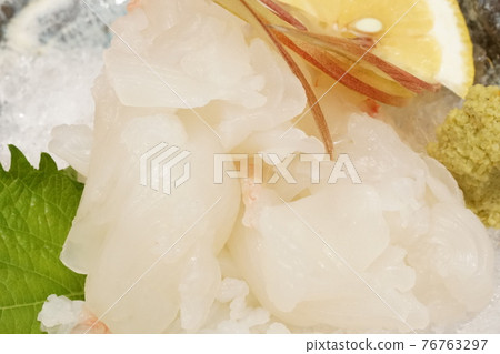 Sashimi of spiny lobster 76763297