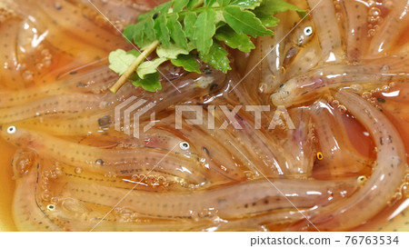 Jumping eating of ice goby 76763534