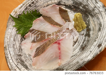 Sashimi of grunt 76763833