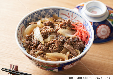 牛肉飯 76769275
