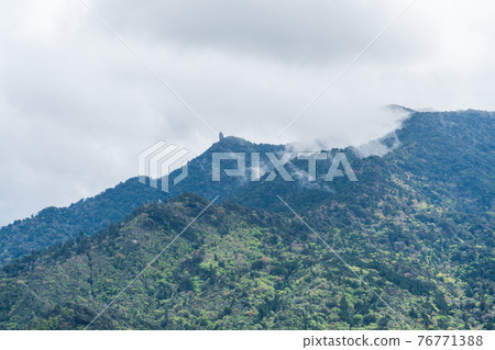 屋久島的鼓岩 76771388