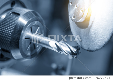 The flat end mill tool type regrinding process.  76772674