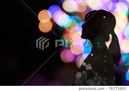 對夜間業務感到不安的女性形象 76773805