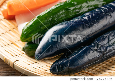pickles  76775286