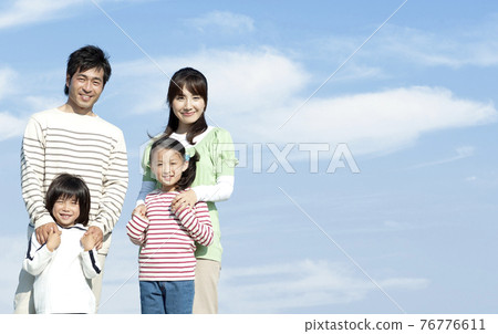 Family with a smile Family with a smile 76776611