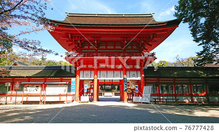 The front of the vermilion tower gate of Shimogamo Shrine The front of the vermilion tower gate of Shimogamo Shrine 76777428