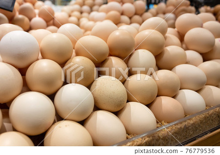 Eggs sold in supermarkets Eggs sold in supermarkets 76779536
