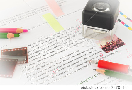 英語證明，英語顏色證明，編輯，證明紙，業務場景，校準代碼，發布，紅色 76781131