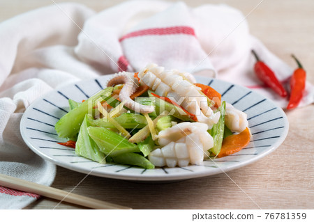 西洋芹 芹菜 中卷 透抽 Celery squid セロリ キンサイ いか 76781359