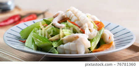 西洋芹 芹菜 中卷 透抽 Celery squid セロリ キンサイ いか 76781360