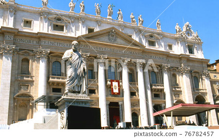 Vatican 76782457