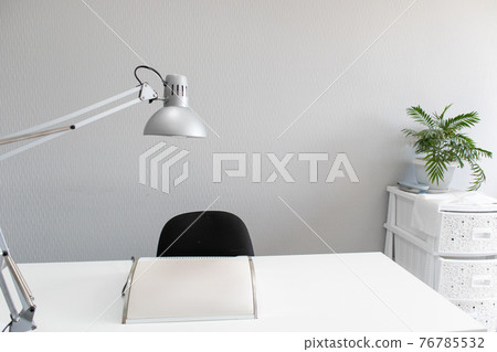 Table in the nail salon with an ultraviolet lamp. White room for manicure 76785532