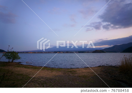 山梨縣南鶴區富士河口湖町富士山2大石 76788458