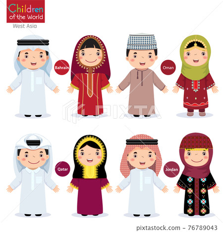 Kids in different traditional costumes (Bahrain, Oman, Qatar, Jordan) 76789043