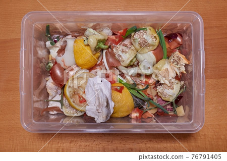 Composting bin for organic kitchen waste Composting bin for organic kitchen waste 76791405