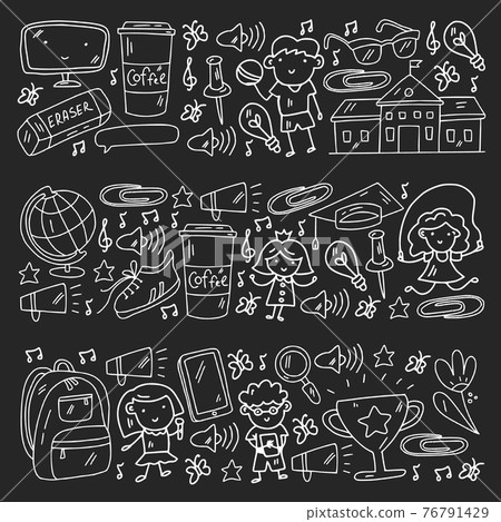 Vector pattern with school icons. E-learning, online education. 76791429