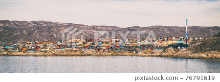 Greenland view of Ilulissat City and icefjord 76791619