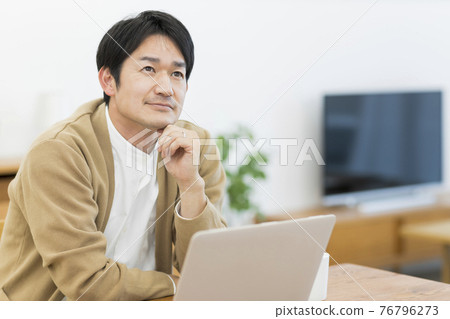 中男個人電腦 76796273