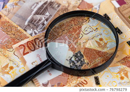 New Qatari Riyal banknotes 76798279