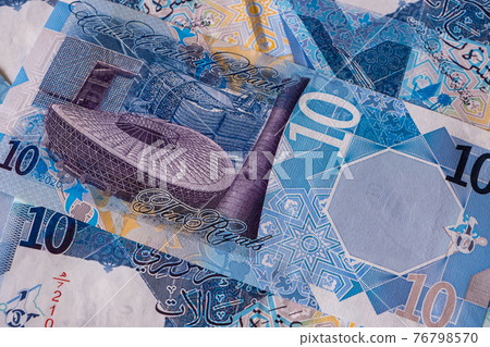 New Qatari Riyal banknotes  76798570