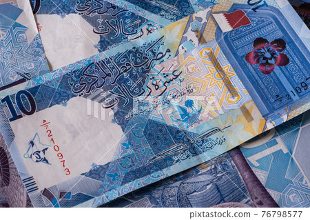 New Qatari Riyal banknotes  76798577