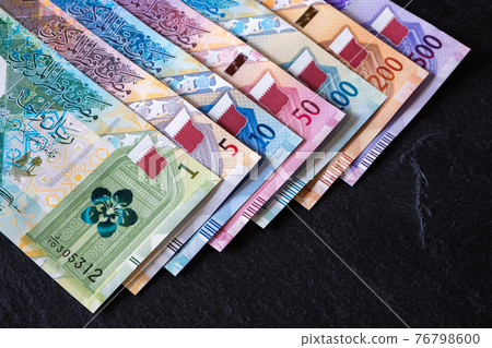 New Qatari Riyal banknotes  76798600