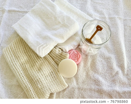 沐浴用品、浴鹽、毛巾、香皂、浴巾 76798860