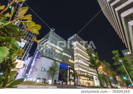 Shinsaibashi Midosuji Shimbashi intersection [Osaka City] April 2021 Night view 76800268