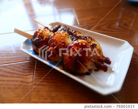 帶烤餃子串的盤子 帶烤餃子串的盤子 76801015
