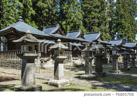 Yonezawa feudal lord Uesugi family graveyard 76805708