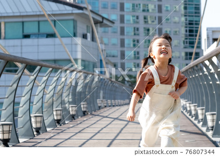 生活方式 孩子 跑步 運動 76807344