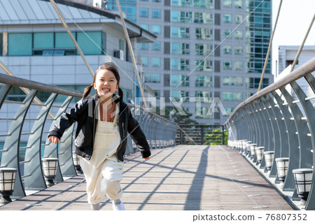 lifestyle kids running workout 76807352