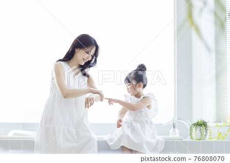 Parent-child beauty skin care Parent-child beauty skin care 76808070