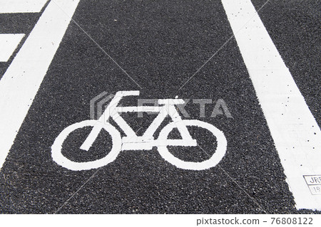 Bicycle mark on the bicycle road 76808122