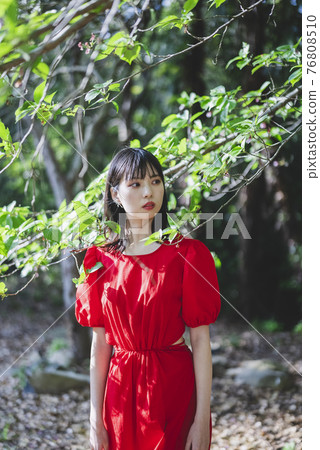 A woman in nature 76808510